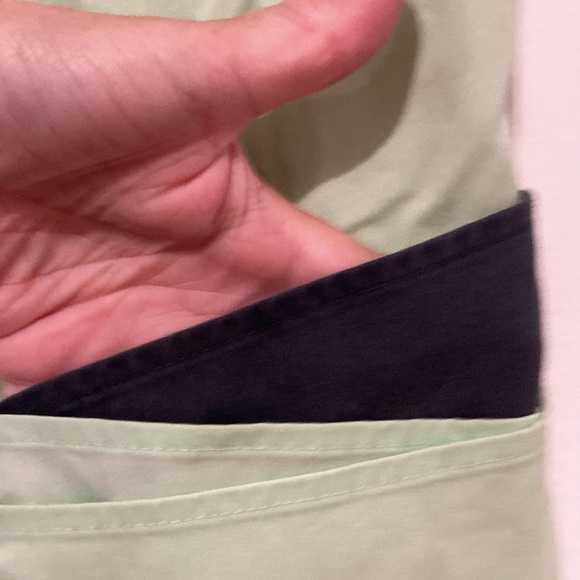 Butter Soft Scrub top in excellent pre~loved condition. Super soft and c… - Picture 3 of 6